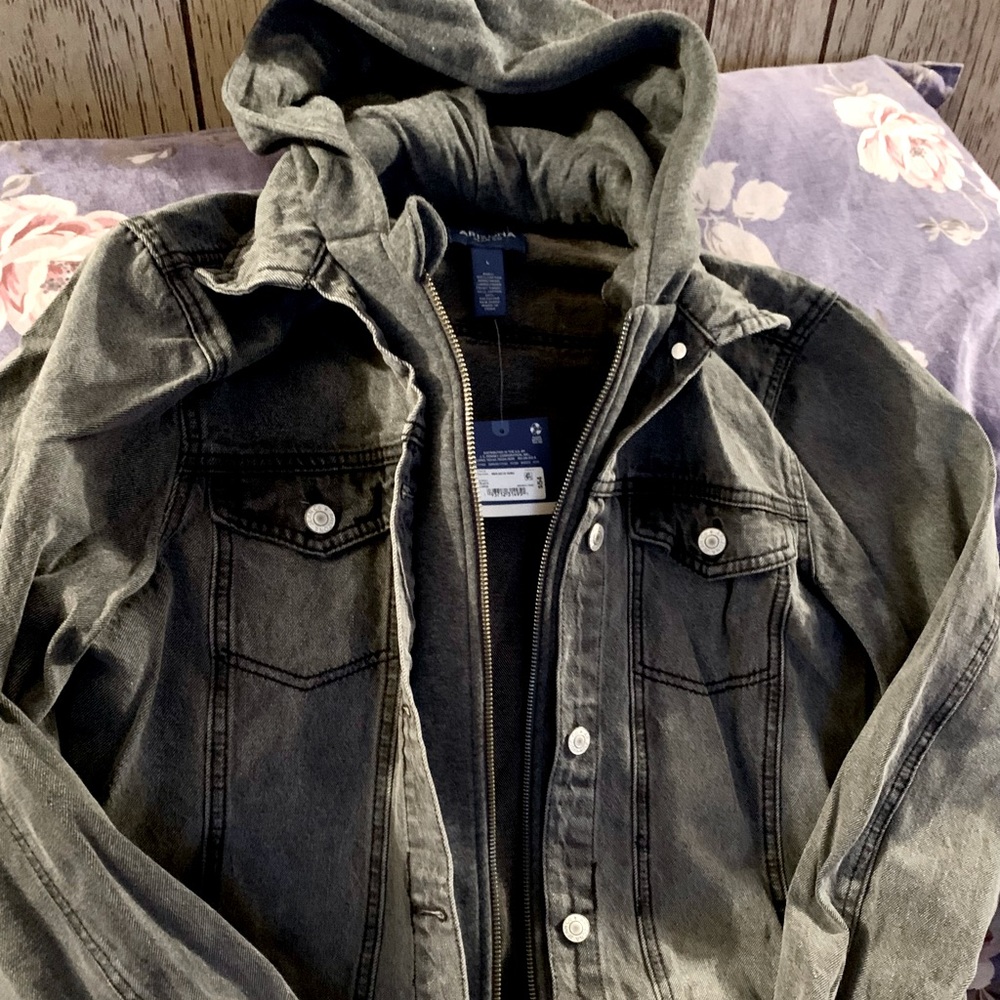Distressed black jean jacket combo.